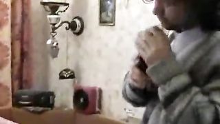 Юноша пердолит на кухне пьяную русскую жёнушку друга