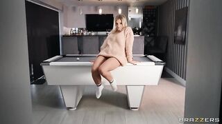 Жесткий секс с Элис Уайлд и Дэнни Ди во время игры в бильярд