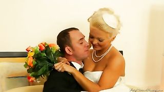 Невеста трахается со свекровью и свекром перед свадьбой