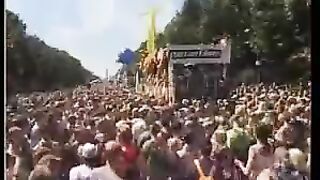 Публичный сек-парад раскрепощенных немцев